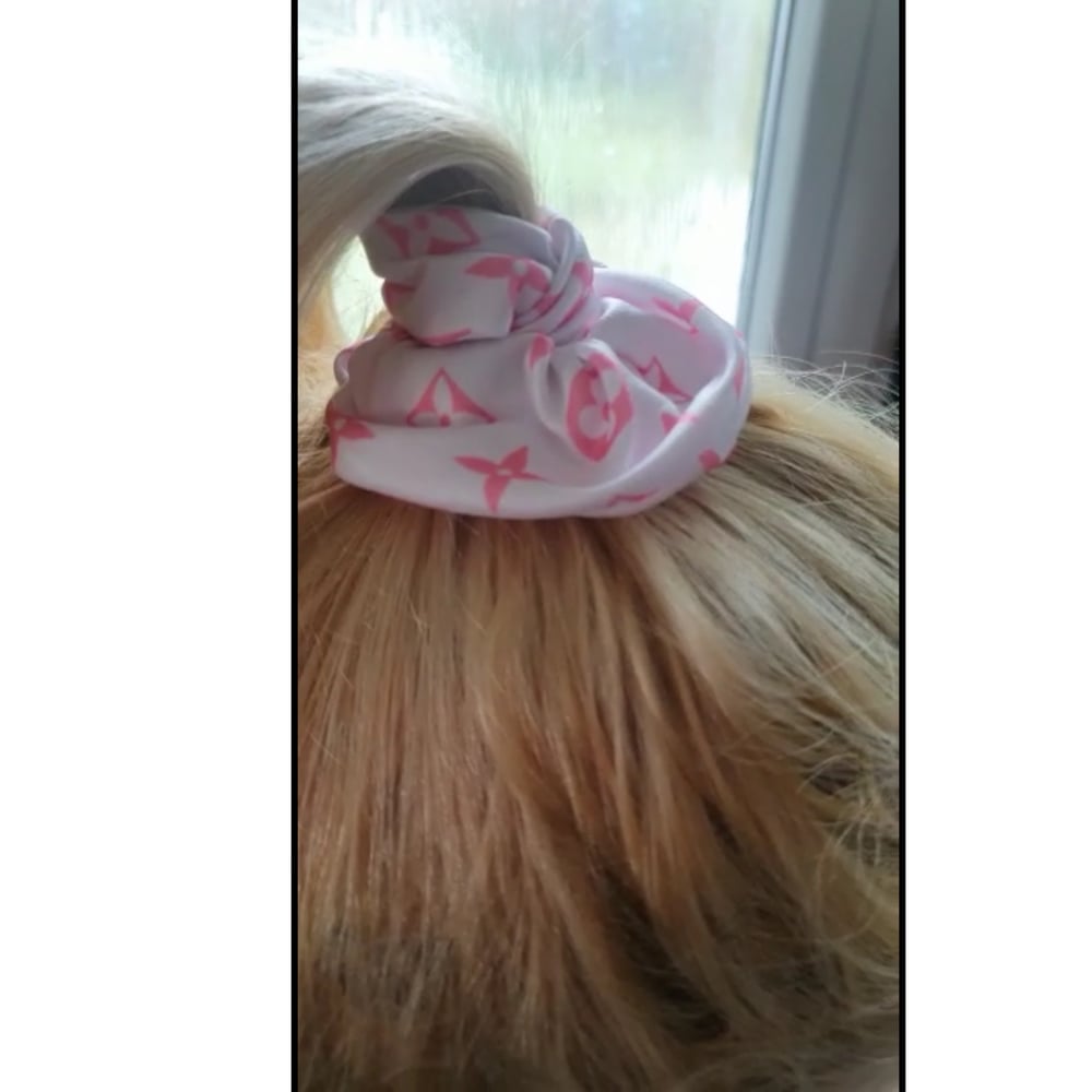 Image of Pink and white Lv scrunchie 