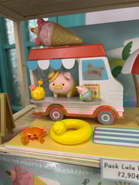 Image 3 of Lulu the Piggy Ice Cream Van Premium Set