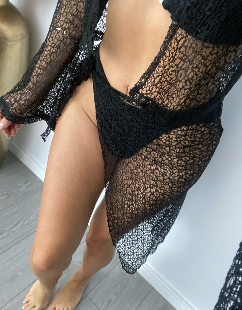 Image of Delicate Crochet Lace Sarong In Black