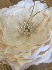 Image 2 of Preorder - Ivory Hanging Peony (with pearls) 