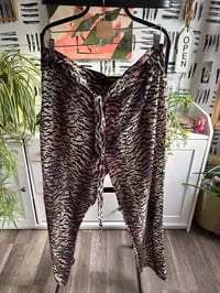 Image 4 of Leopard 2 piece set 