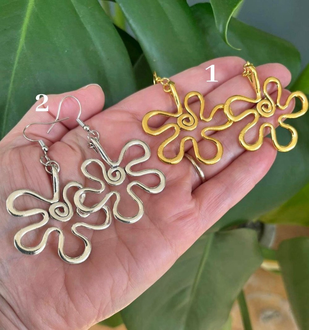 flower style ethereal earrings!