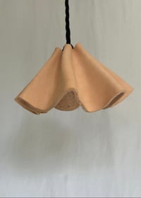 Image 2 of Natural leather wavy shade 