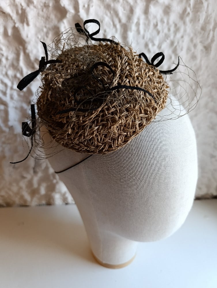 Image of Fascinator nido di fiocchi