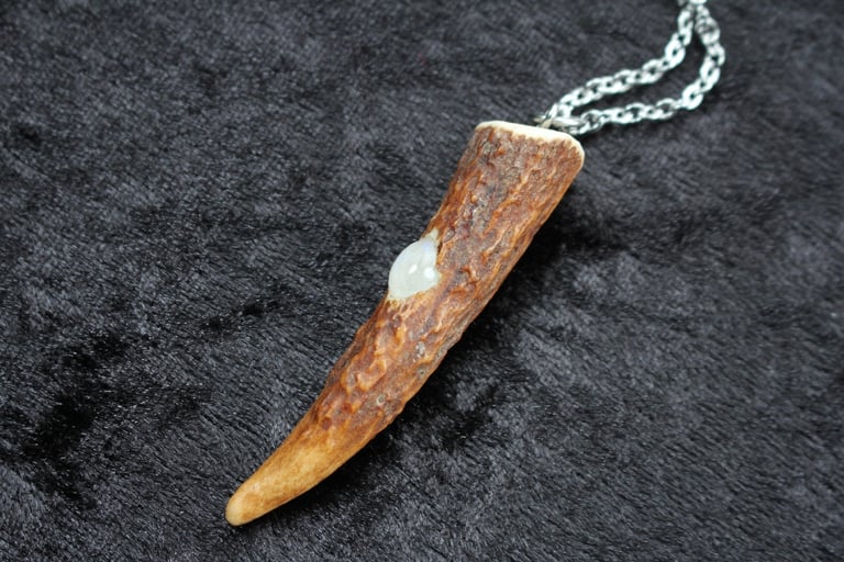 dead good antler and moonstone pendant on long chain Image 5