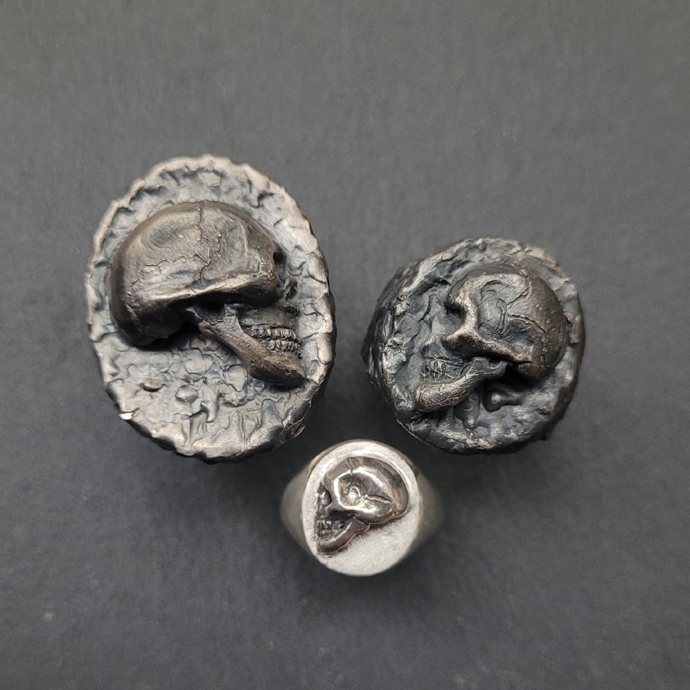 Image of Petite Cameo Signet Ring