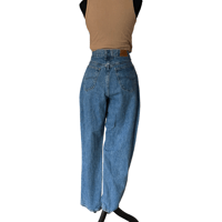 Image 6 of Vintage High Waisted Lee Women’s Denim Jeans - Size 12 M  