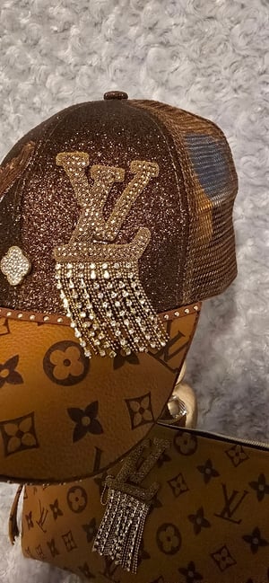 Image of Brown LuV Clutch with matching hat