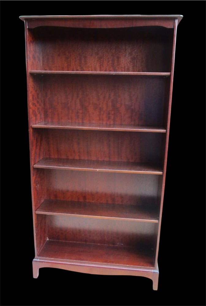 Image of stagtall bookcase