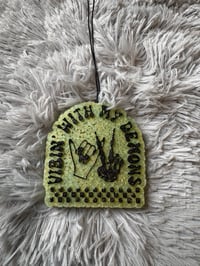 Image 3 of Deana DOND