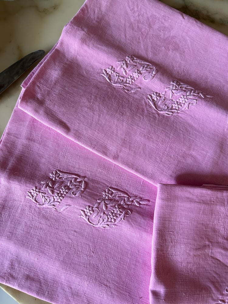 Image of Serviettes de table anciennes avec monogramme