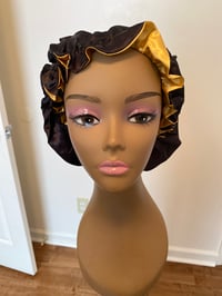 Image 2 of Munneys hair silk bonnet 
