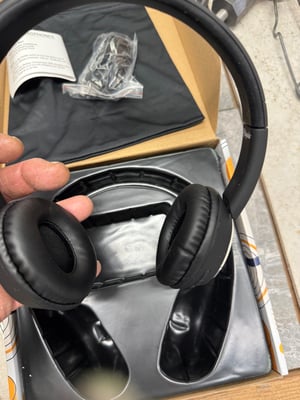 Image of Mayans wireless headphones 