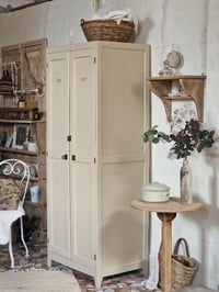 Image 2 of L'armoire parisienne