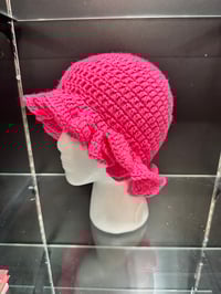 Image 2 of crochet bucket hat with wavy brim S