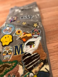 Image 2 of ØŘĞÄÑÏŹËÐ ÇĦÄØȘ JÊÄŇȘ ŠȚÄŘ ŴÂŘŞ