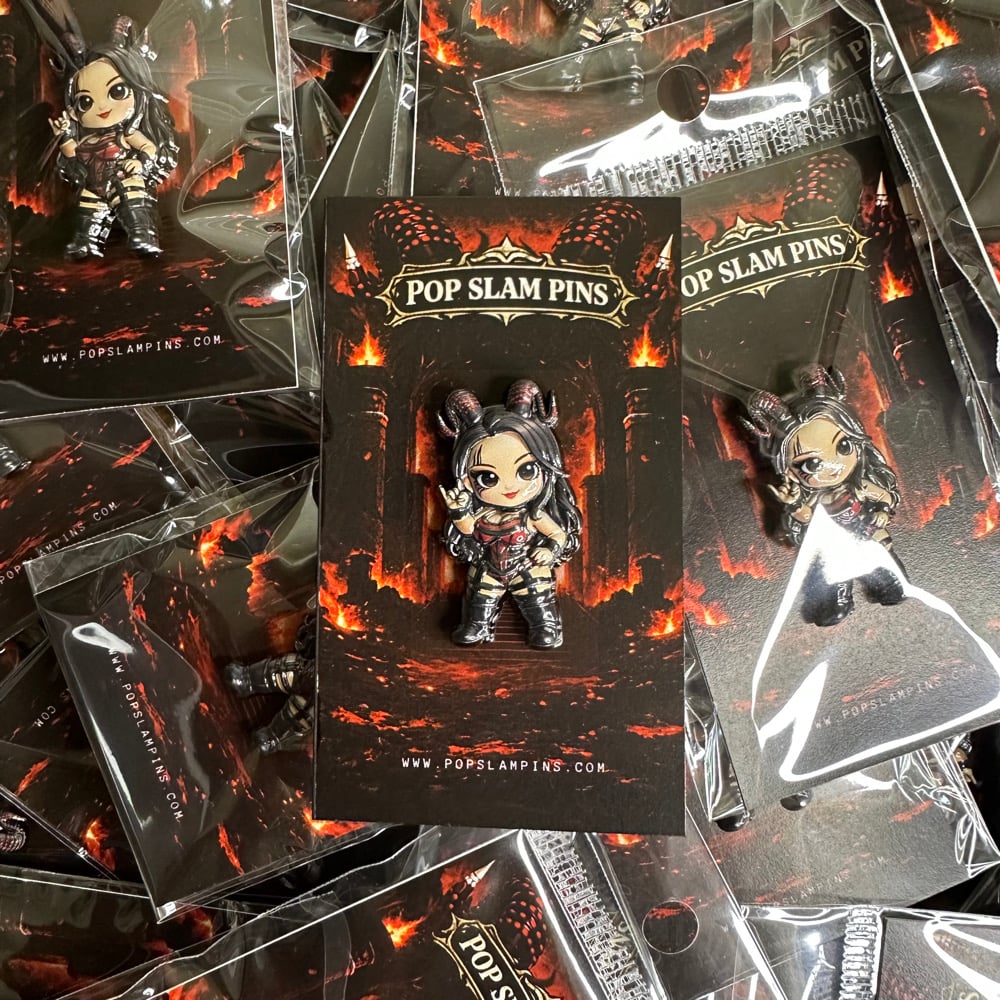 Image of Stephanie Vaquer La Primera - Pin