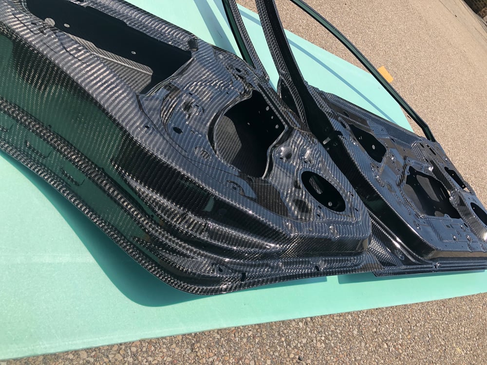 VA Chassis dry carbon doors