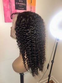 Image 2 of 20 inch Spanish wave wig