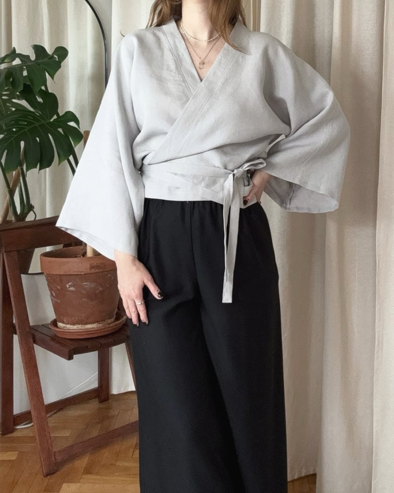 Image of n a n o v o  kimono wrap top 001 / 100% ľan / LIMITED ONE PIECE ONLY