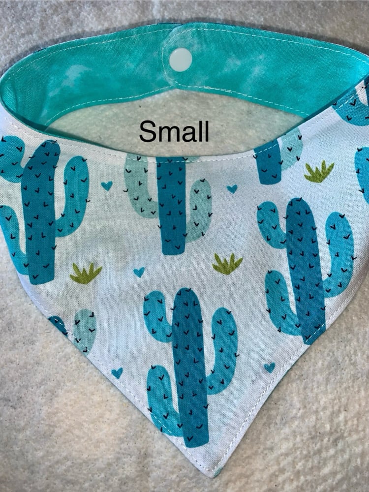 Image of Snap-On Pet Bandana (S) SWIPE ➡️for more prints 