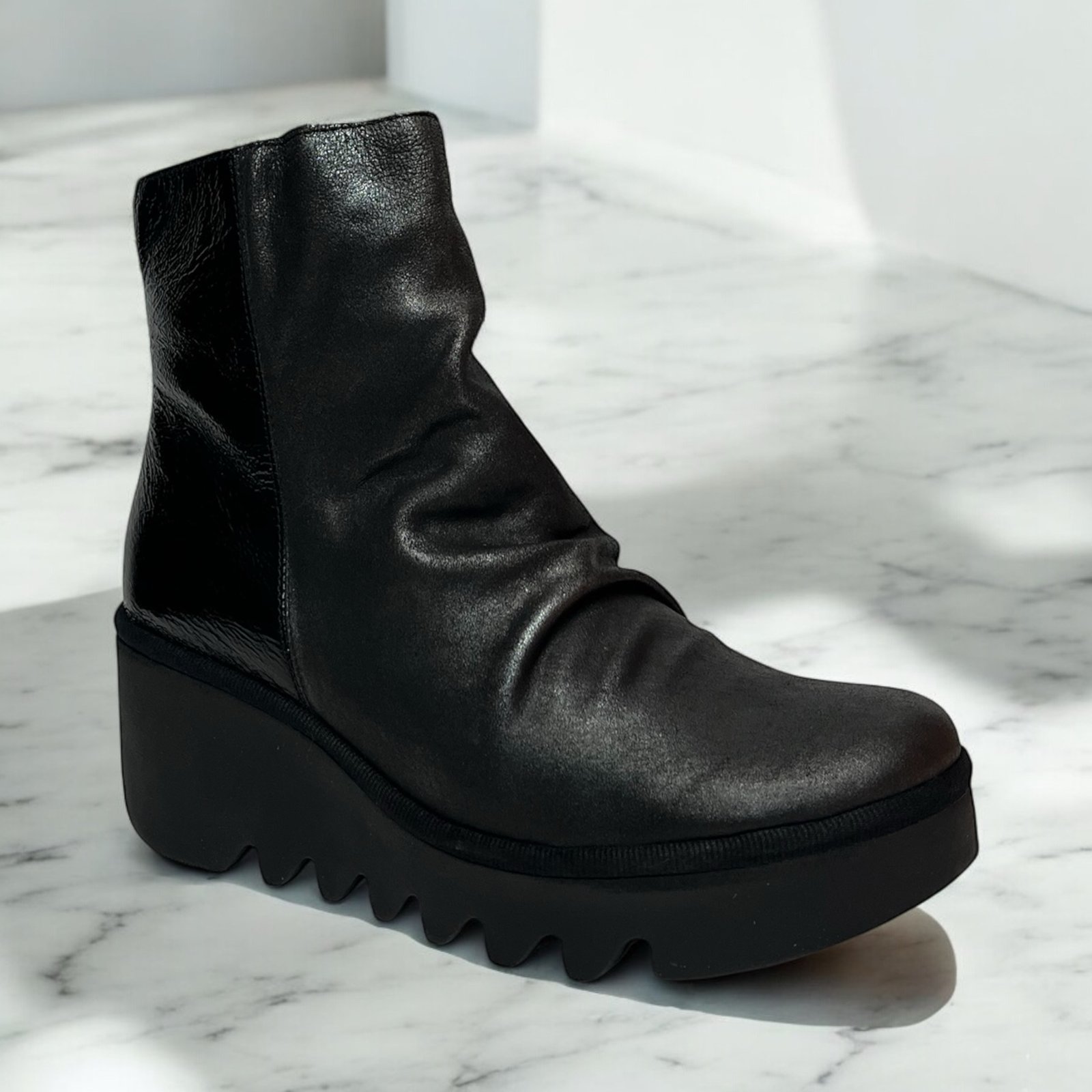 Fly London Bann Silver/Black | Davinci Shoes