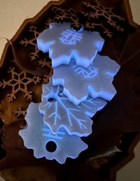 Image 2 of Frosted Maple Leaf