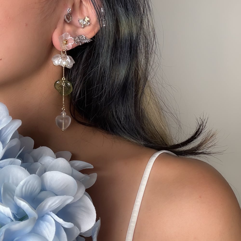 Image of Lily Bouquet Earrings 