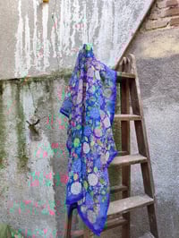 Image 4 of Pañuelo HORTENSIAS azul