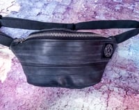 Image 1 of HIP BAG "plain black innertube"