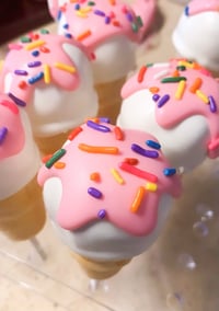 Image 2 of Ice Cream Cake Pops 