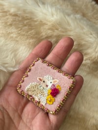 Image 4 of Broche brodée Douceur de printemps