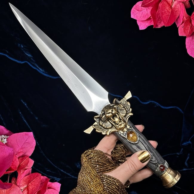 The Gilded Mane Short Sword 