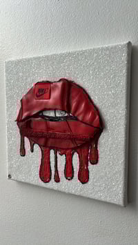 Image 3 of Kiss