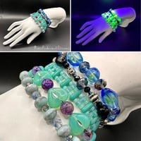 Image of Stretch Uranium Glass Beaded Bracelets