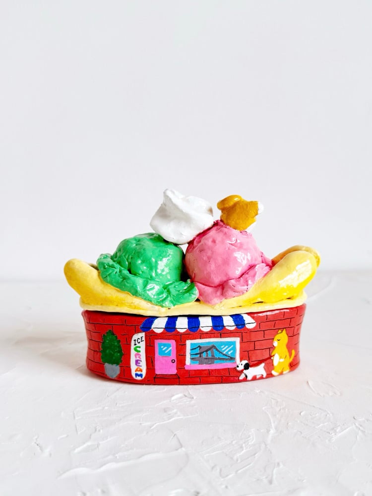 Brooklyn Banana Split Dive