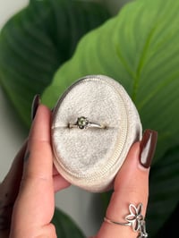 Image 2 of .925 SS PERIDOT FLOWER RING ADJUSTABLE SIZES 5-12