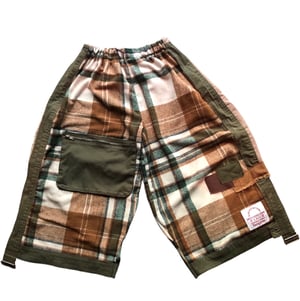 Image of Nwn- Utility Flannel Shorts in Baggy Fit