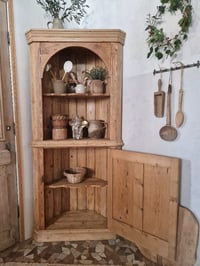 Image 2 of La bibliothèque d'angle