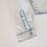 Image 4 of Women’ Charlotte Russe White/Denim Blue Washed Long Sleeve Snap Closure Top