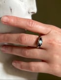 Superbe bague victorienne, XIXème siècle, en argent massif, grenats et opale, Taille 53-54
