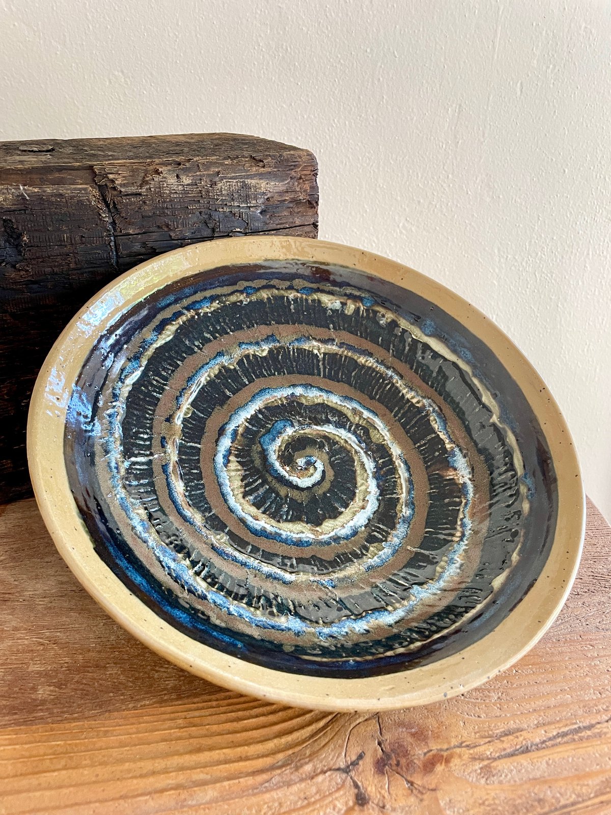 Image of SPIRAL GLAZE SERVING BOWL