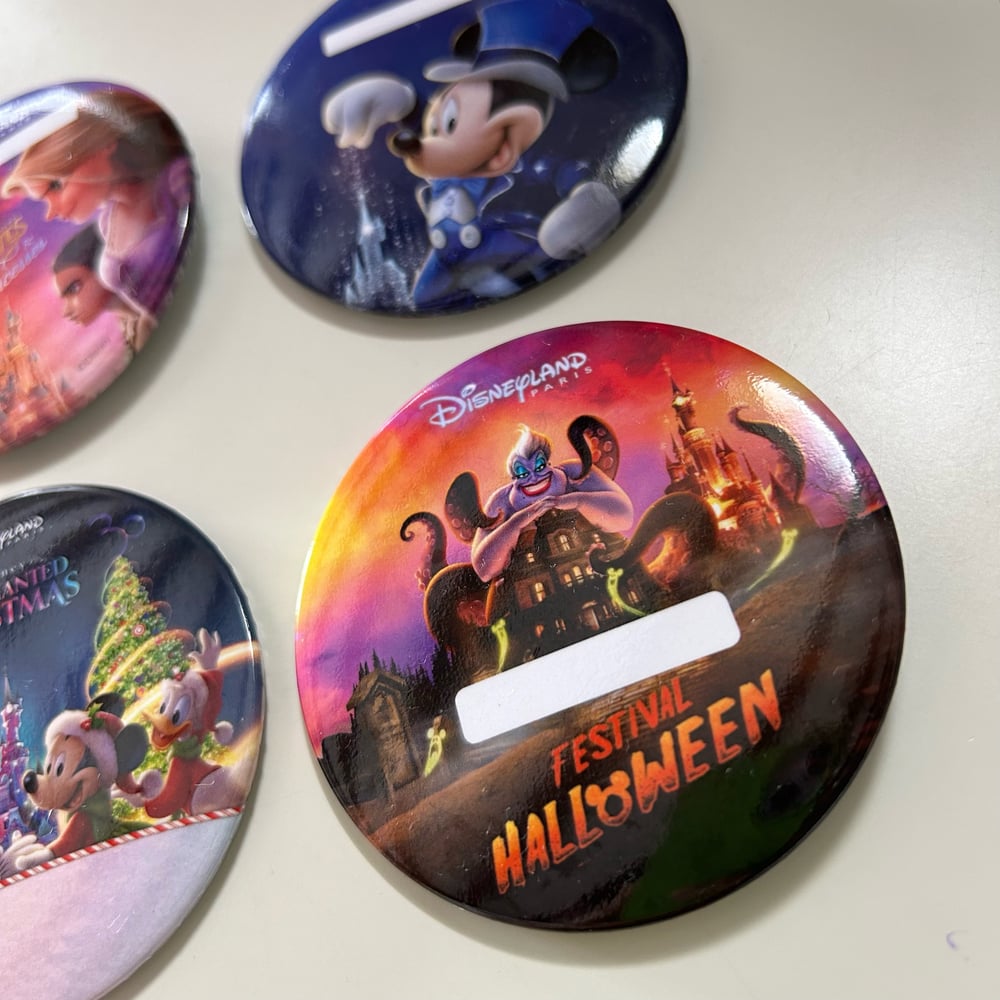 Image of LOT 4 BADGES DISNEYLAND PARIS