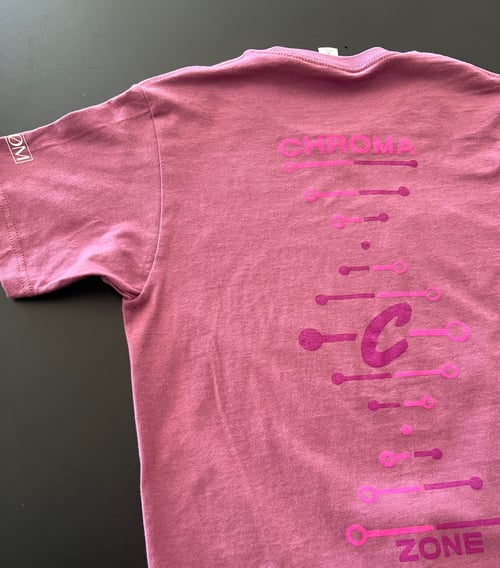 Image of magenta CHROMA  ZONE tee