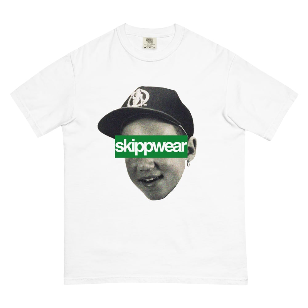 'SKIPPWEAR' T