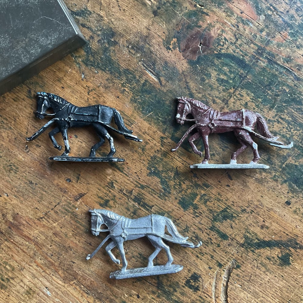 Image of 3 Horses & Tin