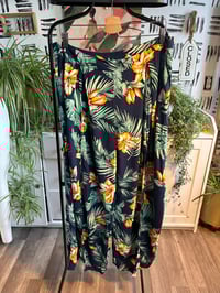 Image 4 of 2 piece flower set