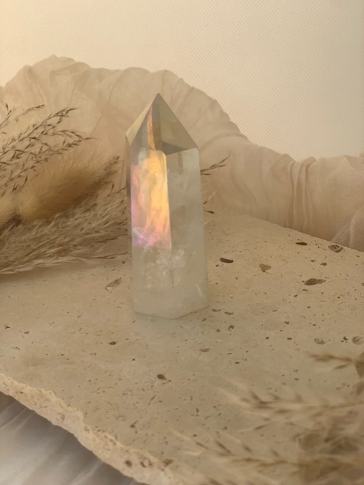 Image of Aura Clear Quartz Tower# 114 (Light Aura) sml