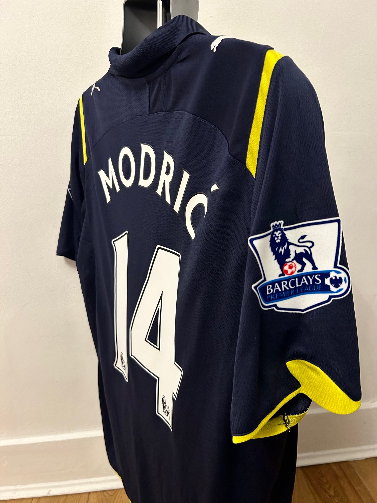 Image of Tottenham Hotspur “MODRIĆ 14” 2009/10 Away Shirt + PL patches (L)