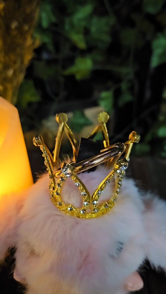 👑The Armored Kingdom Crowned Baby Pink Snugglehop Bunny Keychain